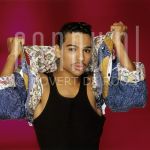 18-03-1987 Chico DeBarge at studio in Amsterdam.

[keywords]Posed, Half Length, Eyecontact, Singer[/keywords]